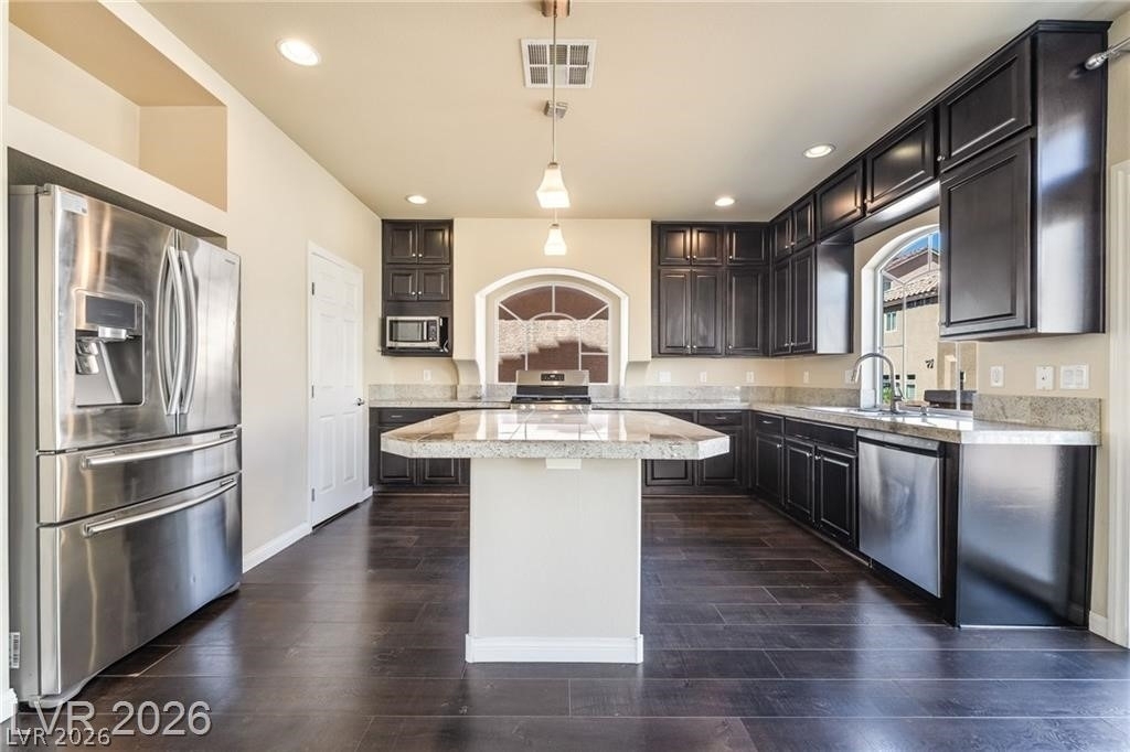 5282 Ledgewood Creek Avenue - Photo 2