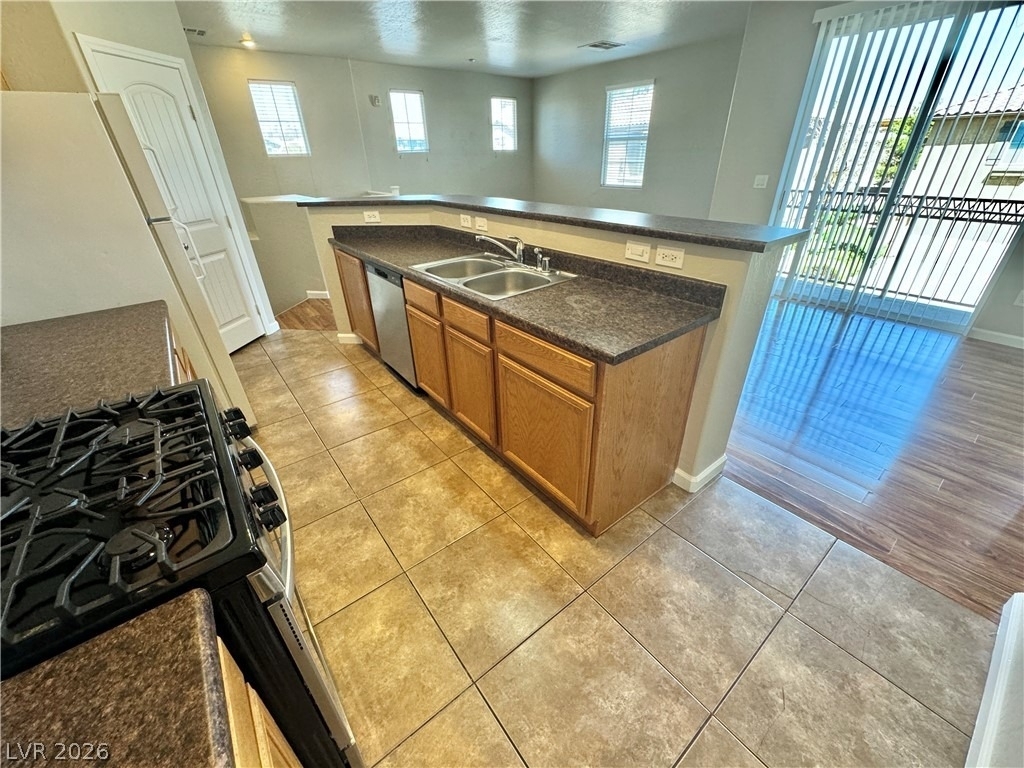 335 Clarence House Avenue - Photo 7