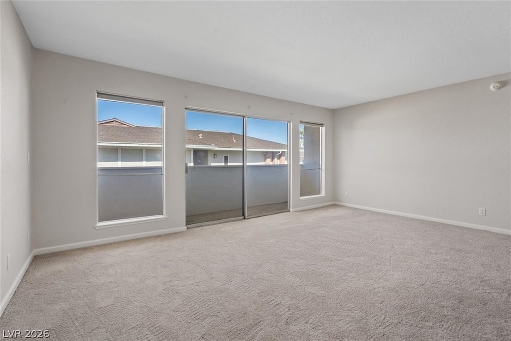 669 Oakmont Avenue - Photo 9