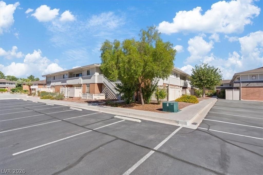 669 Oakmont Avenue - Photo 8
