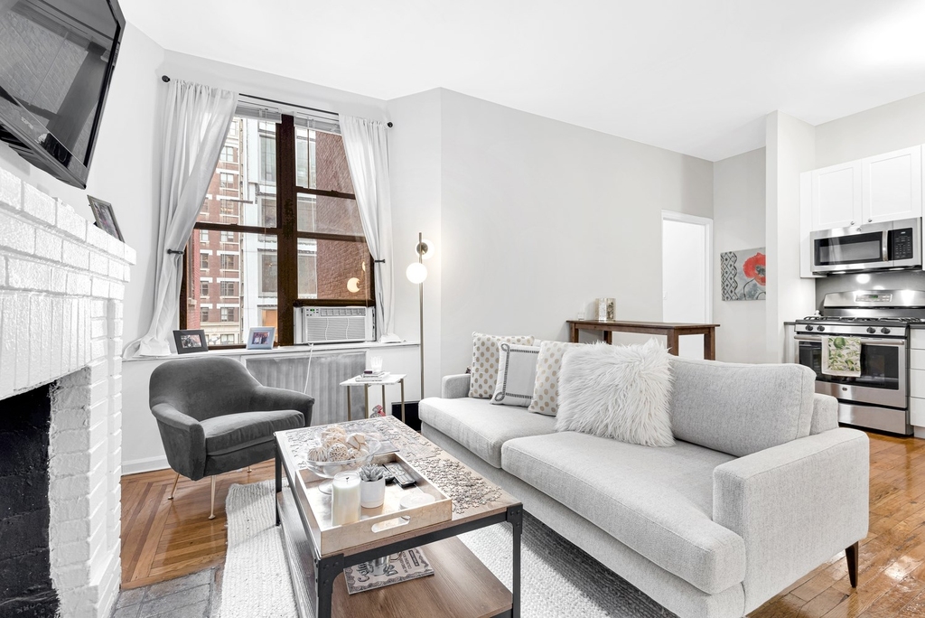 121 Madison Avenue - Photo 2