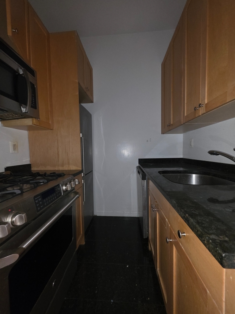 West 73rd Street - Photo 3