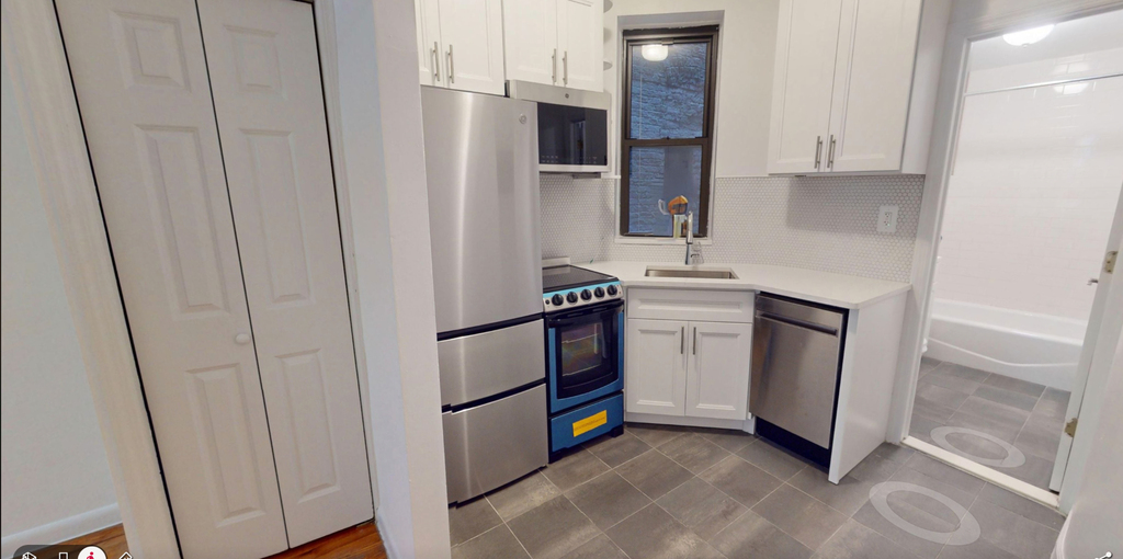 East 91 Street - Photo 0