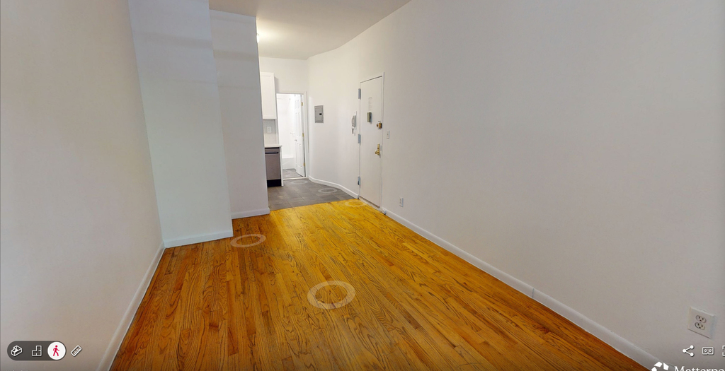 East 91 Street - Photo 1