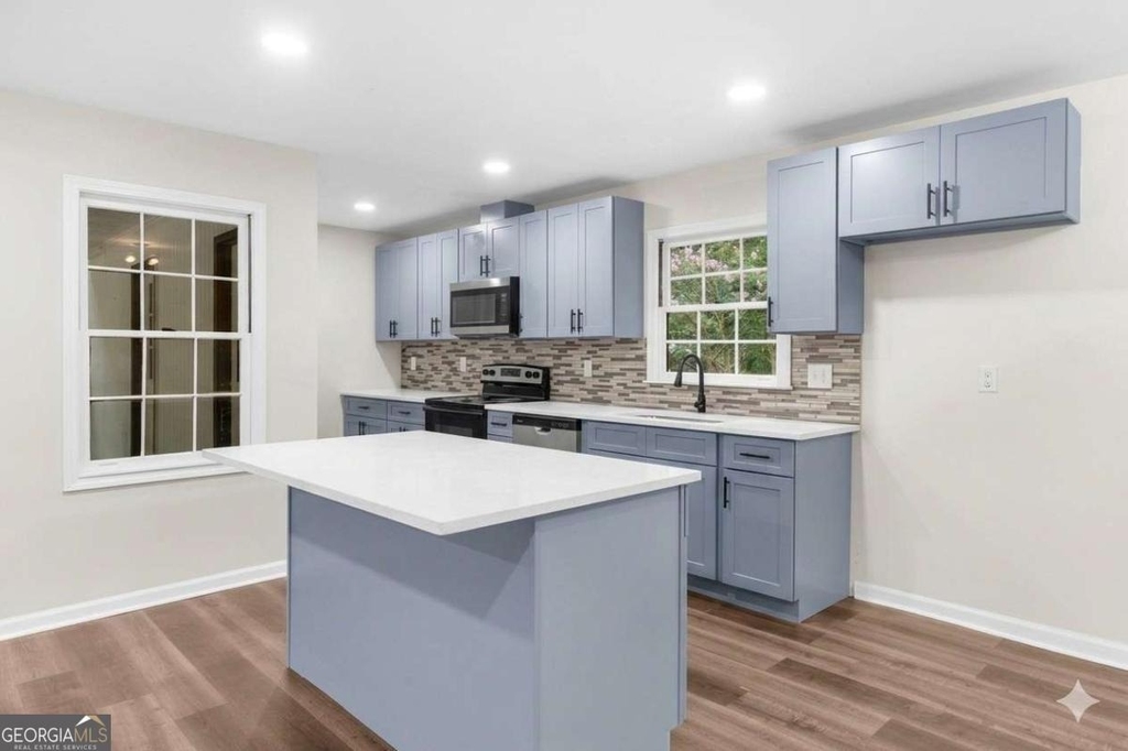 3022 Hillwood Drive Nw - Photo 4