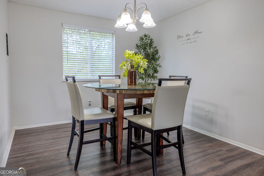2073 Raintree Place - Photo 8