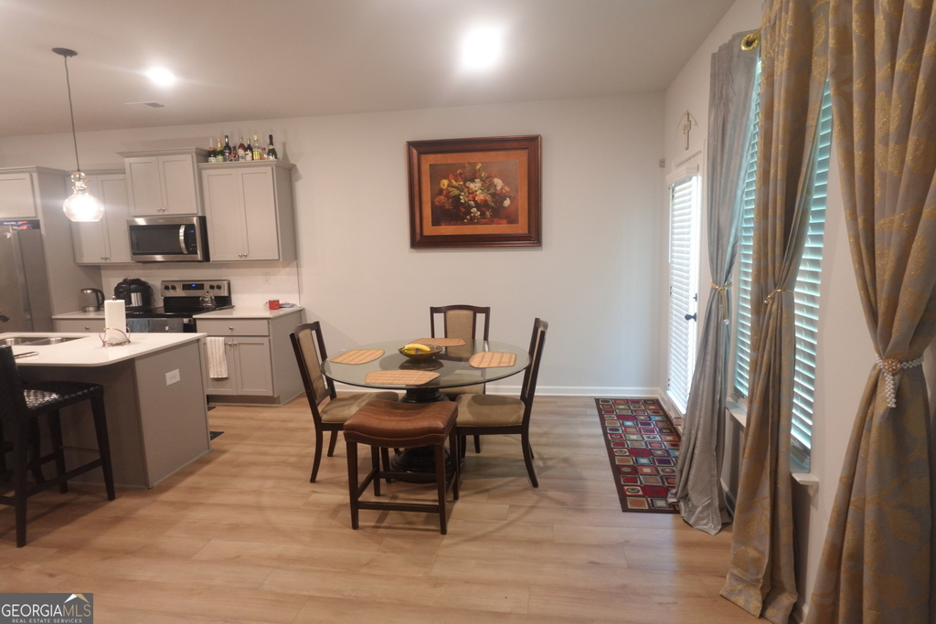 175 Tulip Drive - Photo 3