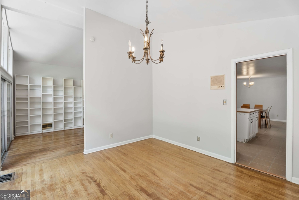 3543 Cloudland Drive - Photo 4