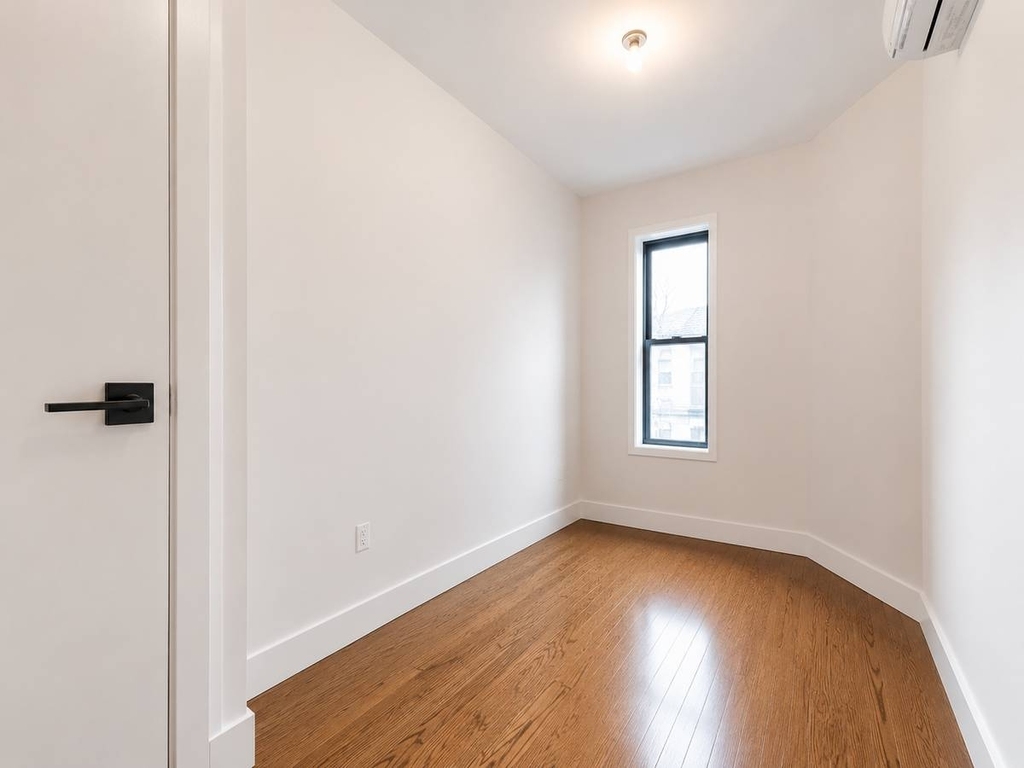 61 Malcolm X Boulevard - Photo 4
