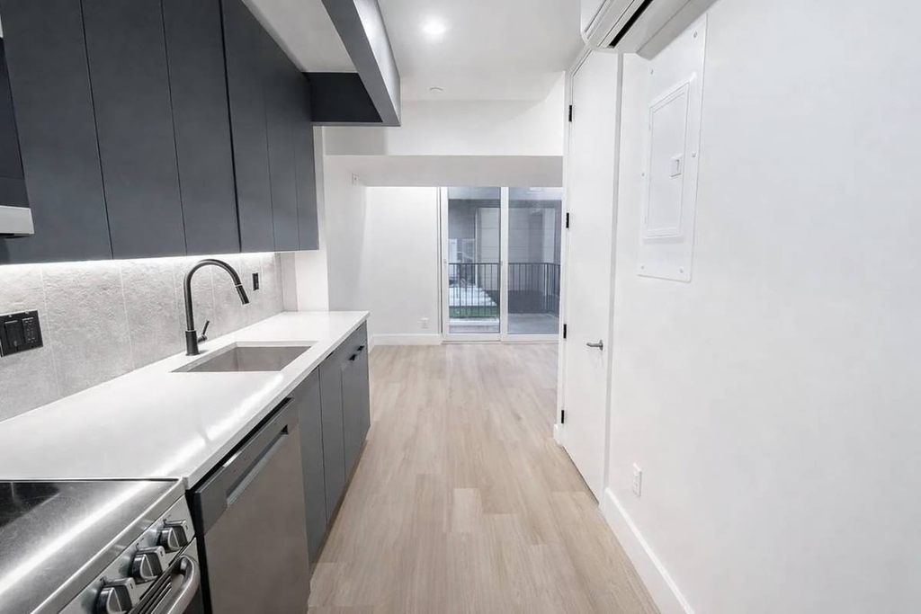 931 Carroll Street - Photo 0