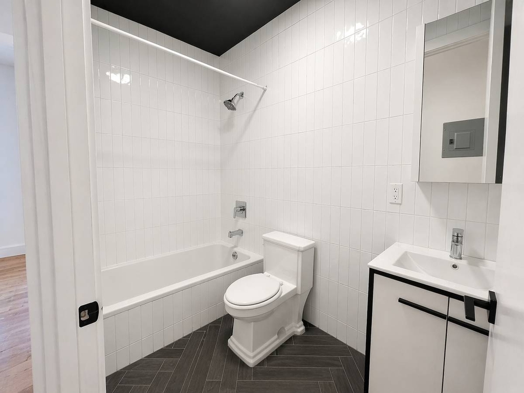 483 Evergreen Avenue - Photo 11