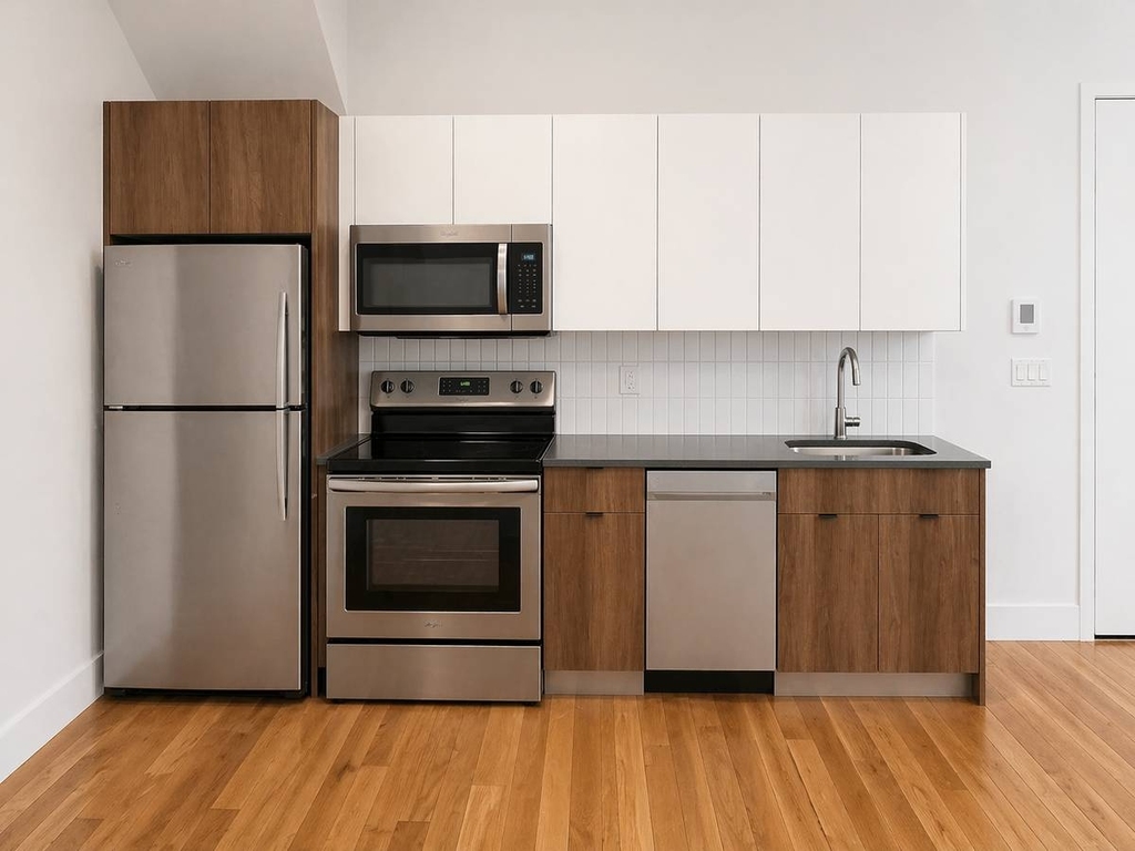 483 Evergreen Avenue - Photo 2