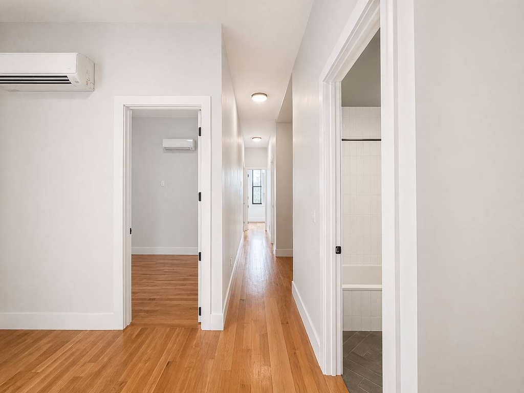 483 Evergreen Avenue - Photo 6