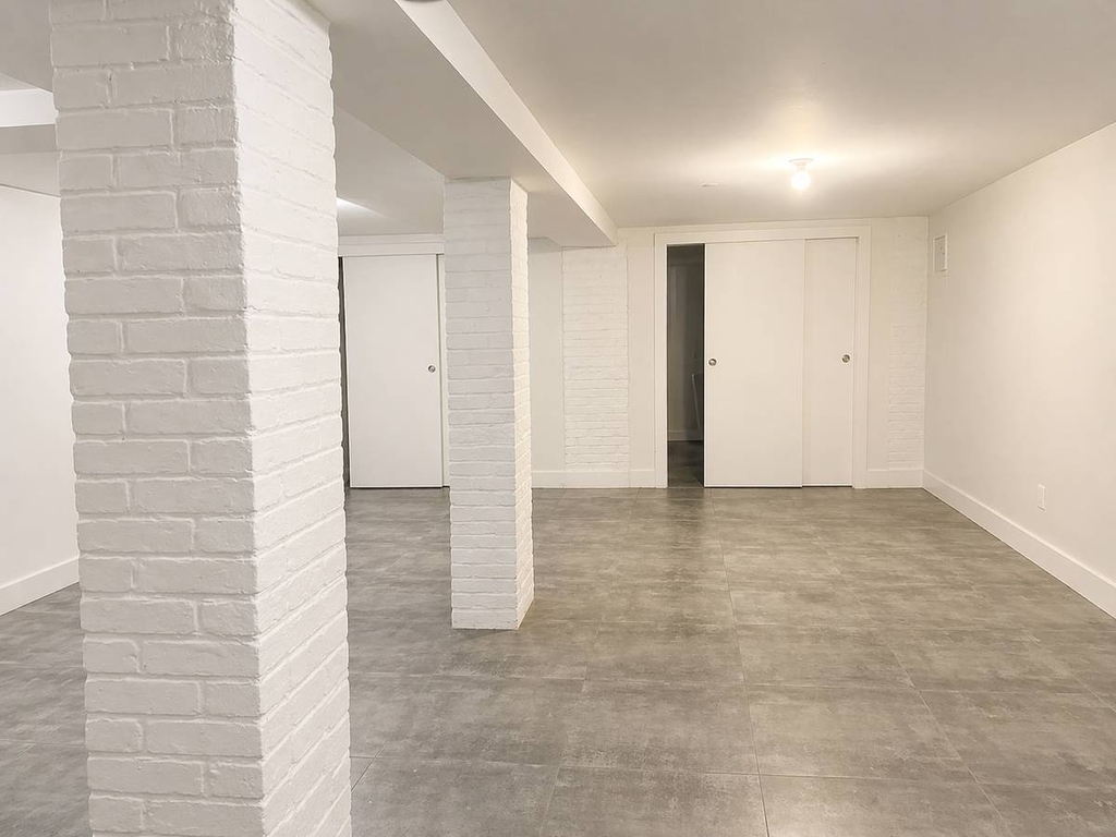 483 Evergreen Avenue - Photo 10