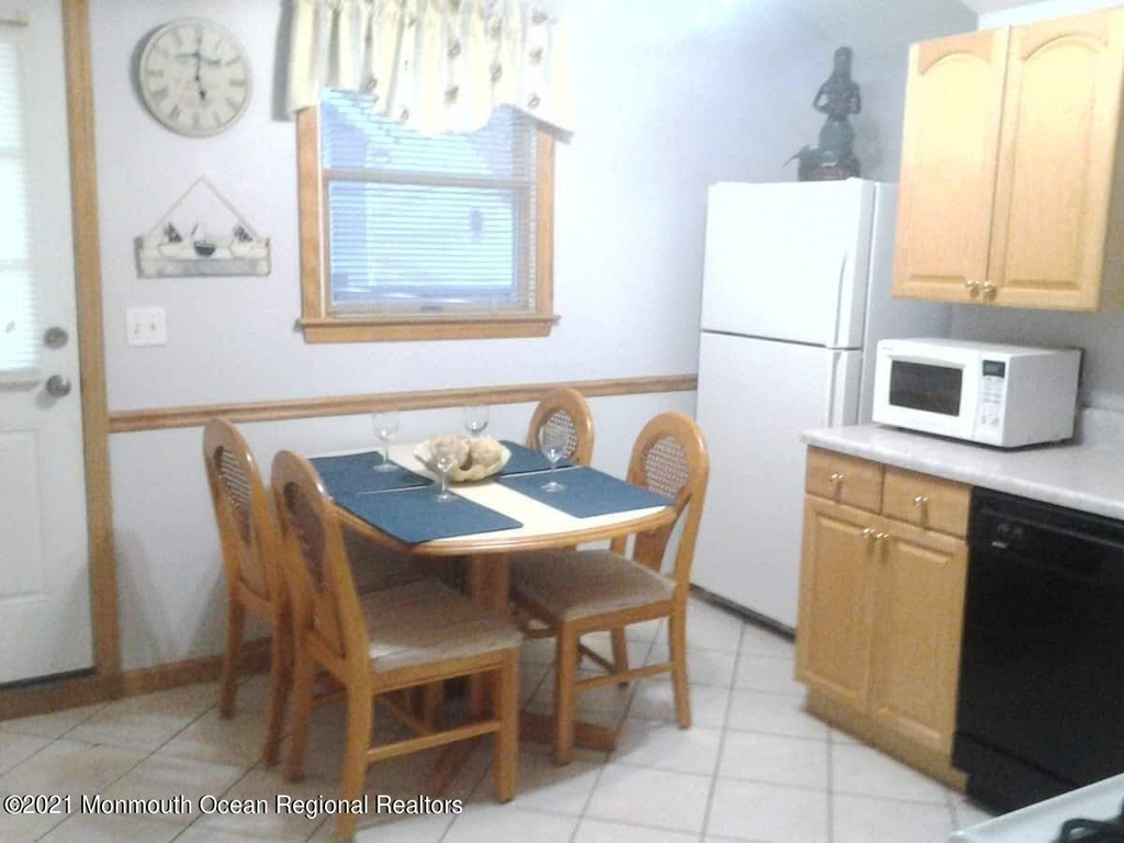 61 Fielder Avenue - Photo 3