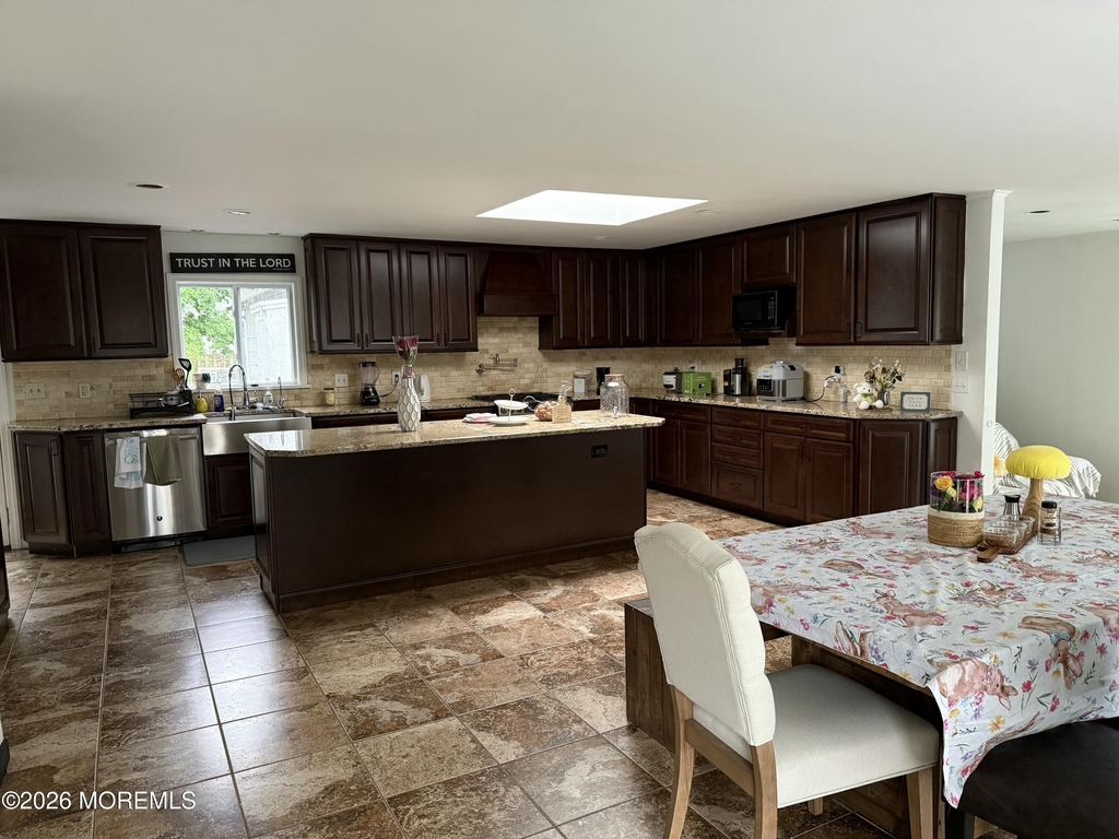 500 Freehold Street - Photo 9