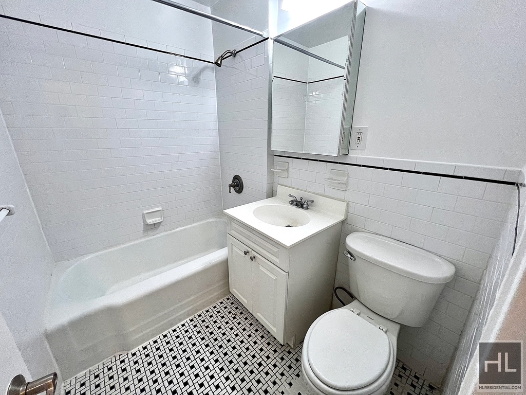 West 73 Street - Photo 2