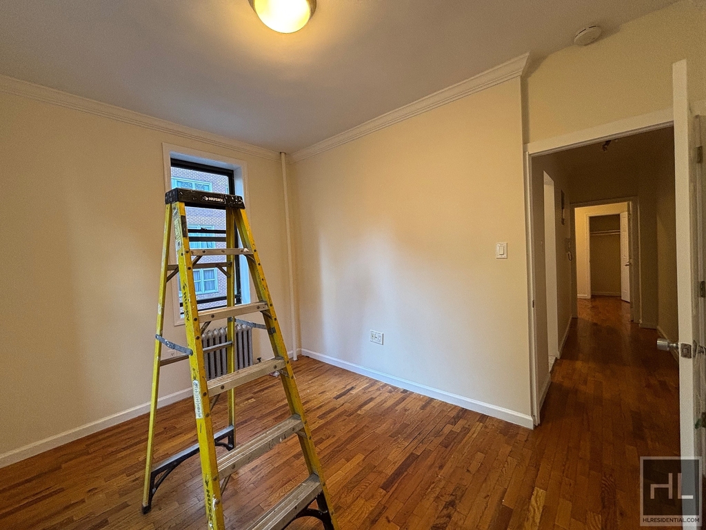 West 45 Street - Photo 1