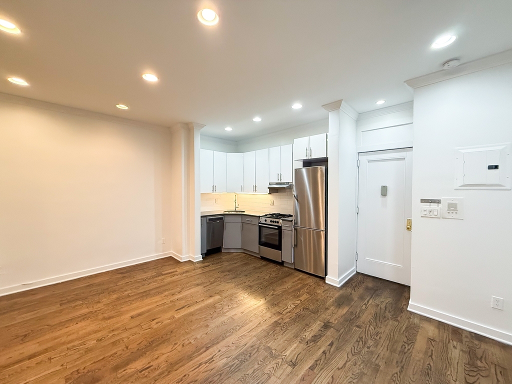 410 Eastern Parkway - Photo 2