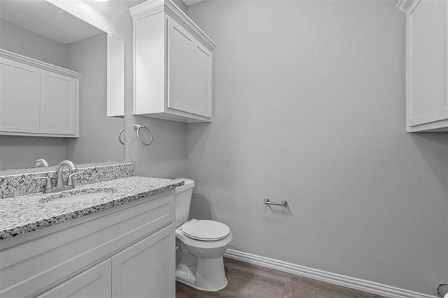 525-527 E Ball Street - Photo 13