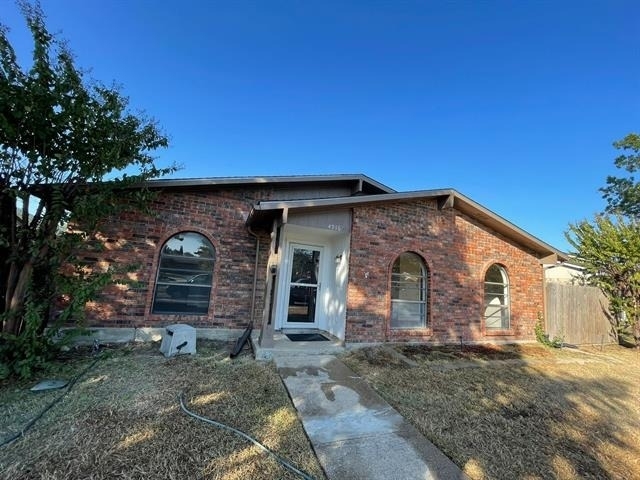 4916 N Colony Boulevard - Photo 1