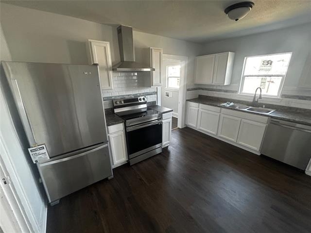 1742 Victoria Street - Photo 3