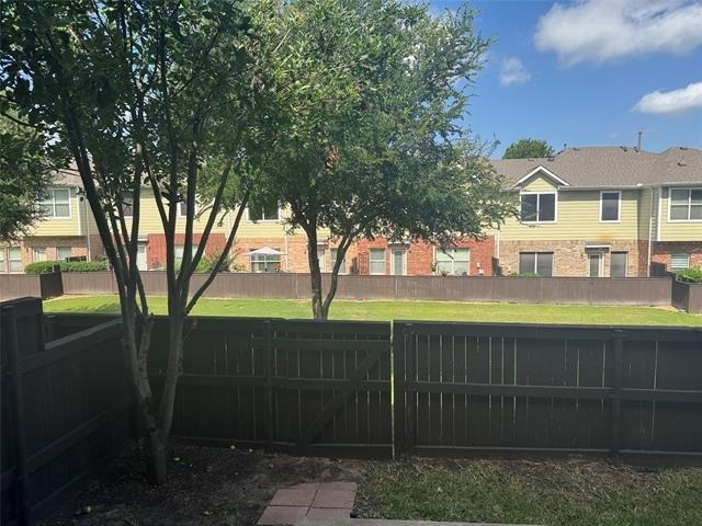 8745 Manhattan Avenue - Photo 22