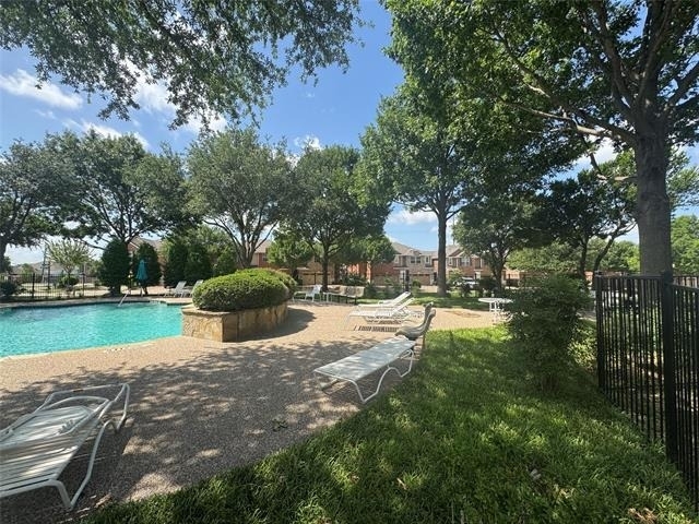 8745 Manhattan Avenue - Photo 26