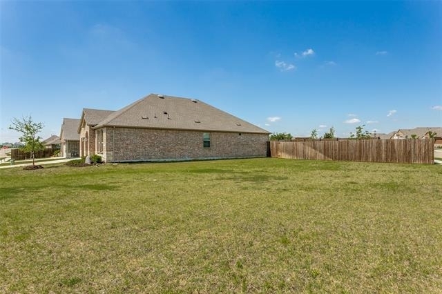 3011 Tahoka Springs - Photo 2