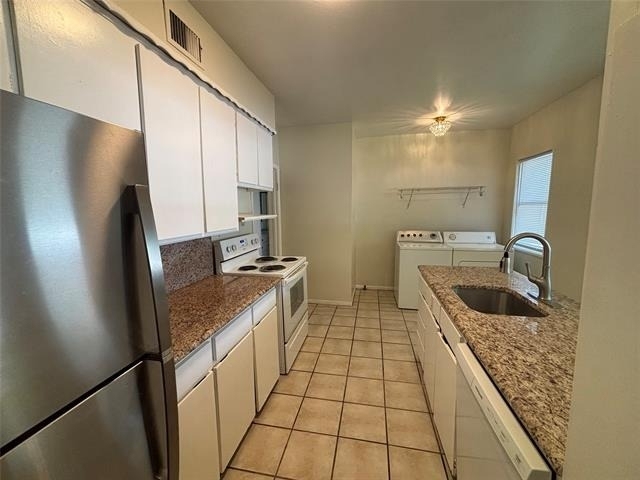 600 Monticello Drive - Photo 2