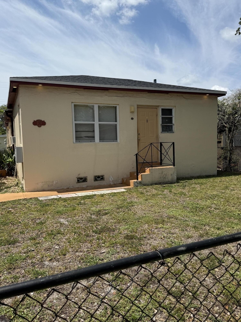 1824 Adams Street - Photo 0