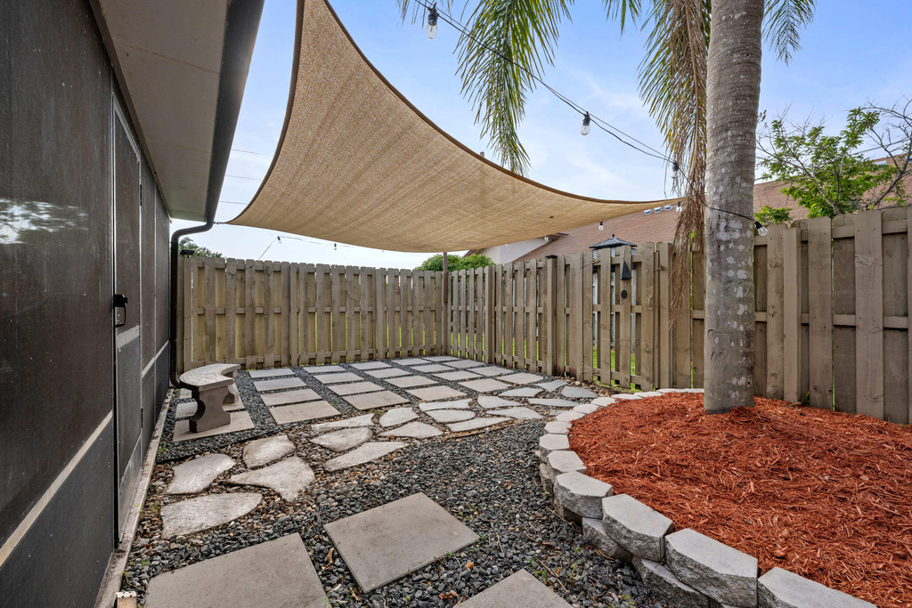 11197 Nw 37th Street - Photo 25