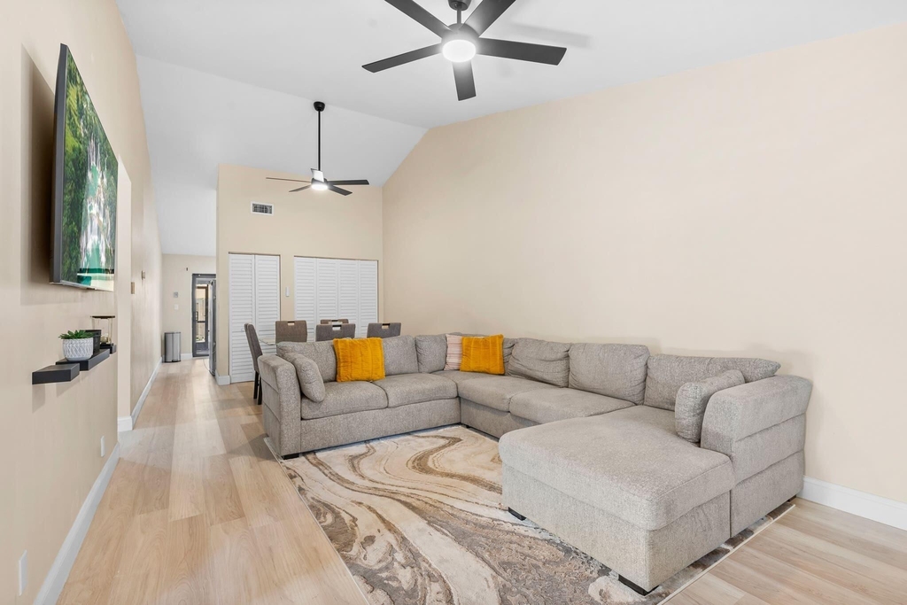 11197 Nw 37th Street - Photo 5