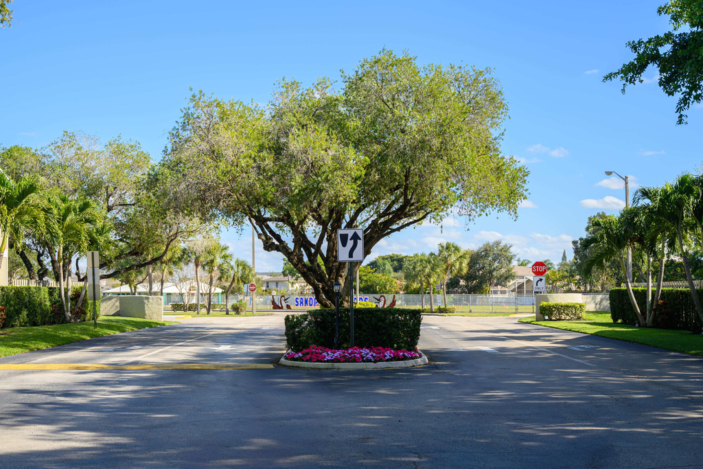 11197 Nw 37th Street - Photo 3