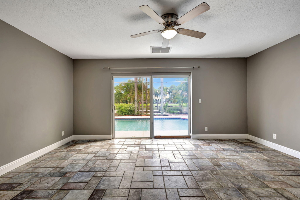 1402 Cormorant Road - Photo 11