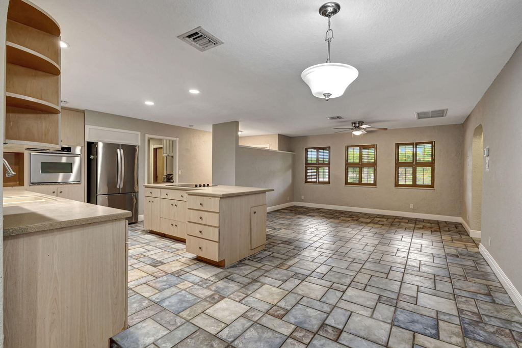 1402 Cormorant Road - Photo 5