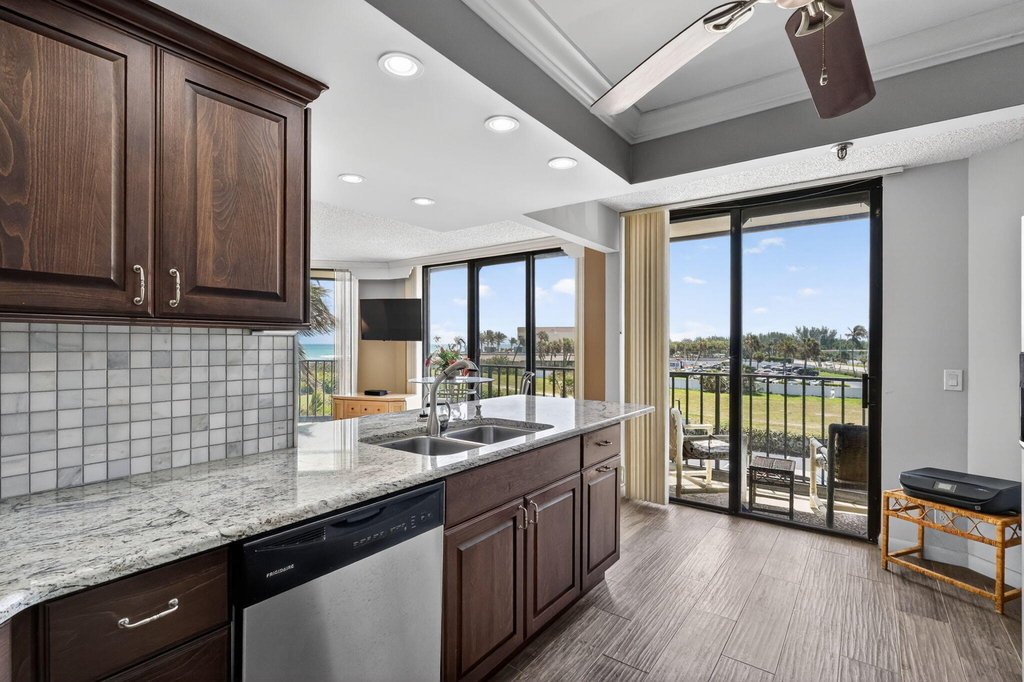9650 S Ocean Drive - Photo 10