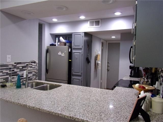 18240 Midway Road - Photo 2