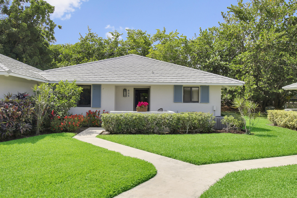 825 Club Drive Drive - Photo 1