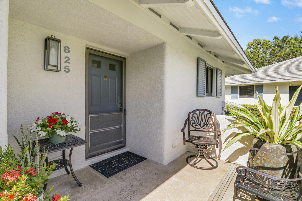 825 Club Drive Drive - Photo 2
