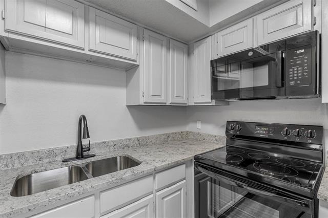 2300 Bamboo Drive - Photo 6