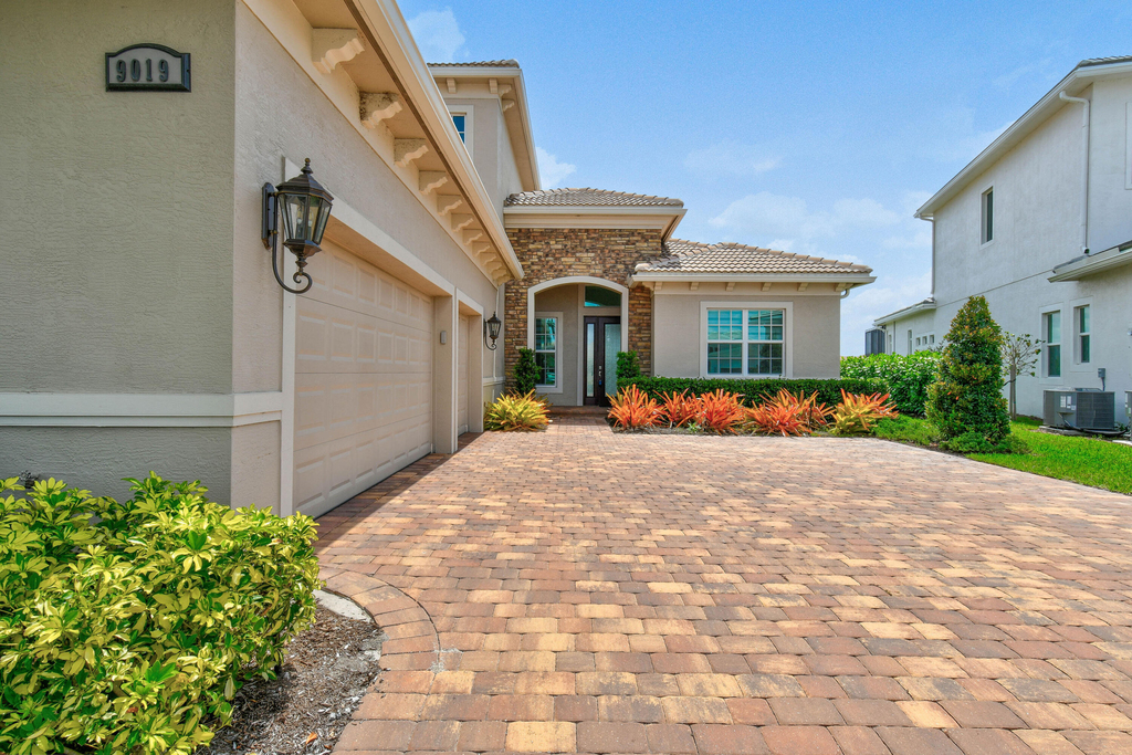 9019 Sw Terzi Way - Photo 2