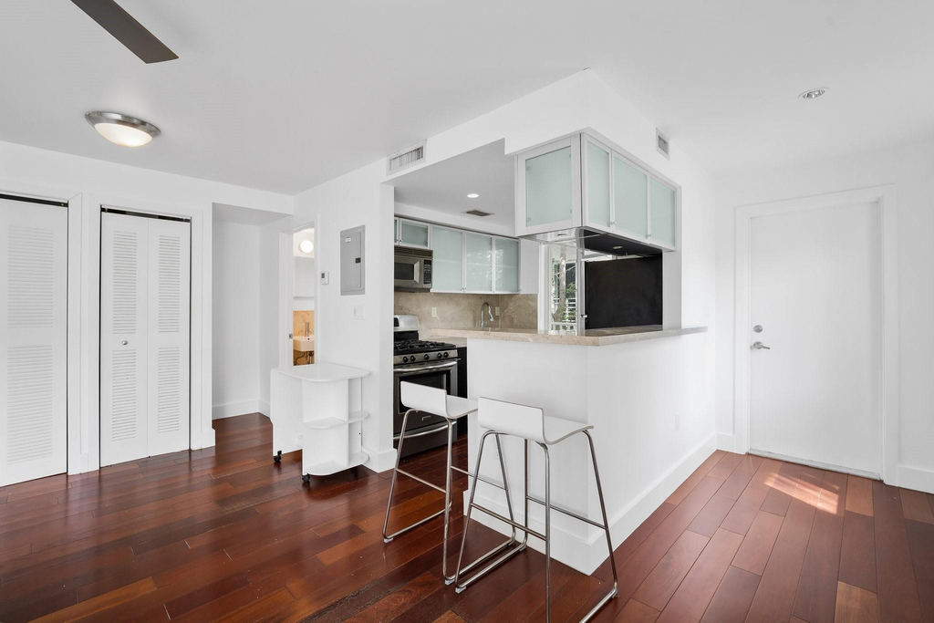 741 6th Street - Photo 6