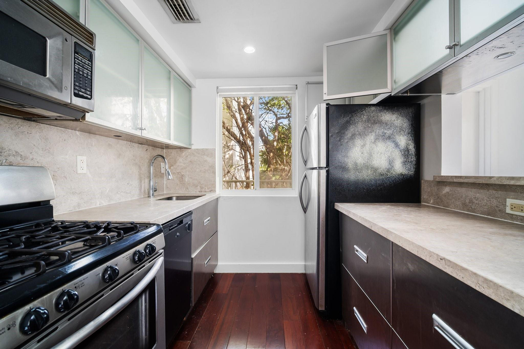 741 6th Street - Photo 7