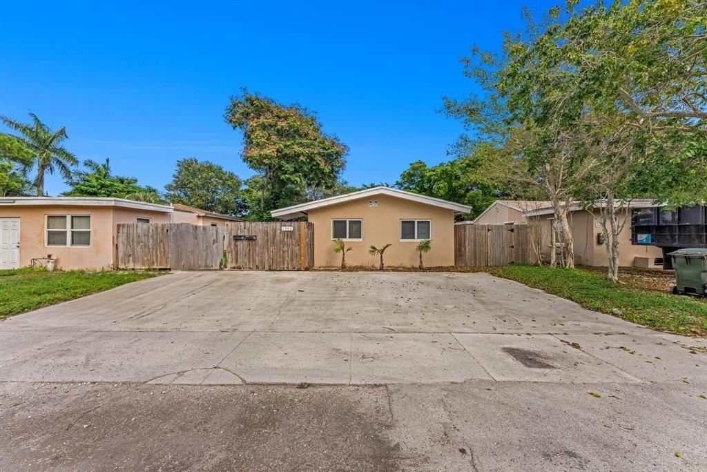 1340 Ne 1st Avenue - Photo 3