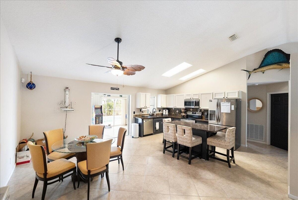279 Sw Glenwood Drive - Photo 3
