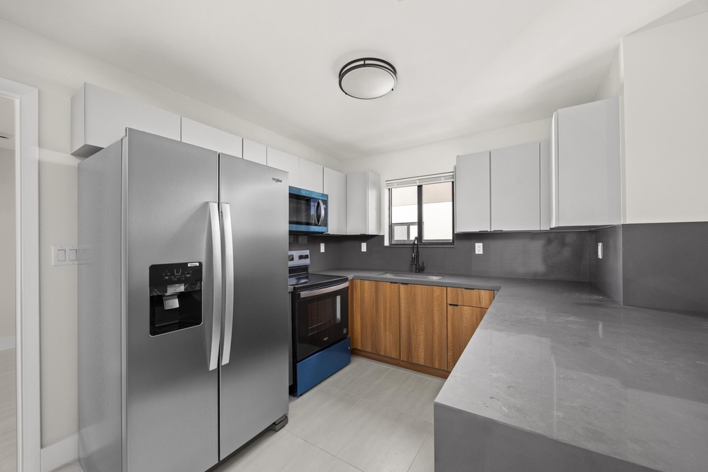 1181 Nw 66th Street - Photo 9