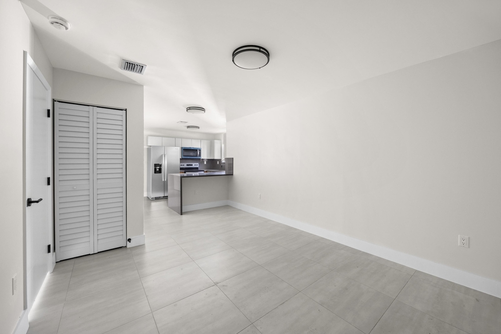 1181 Nw 66th Street - Photo 6