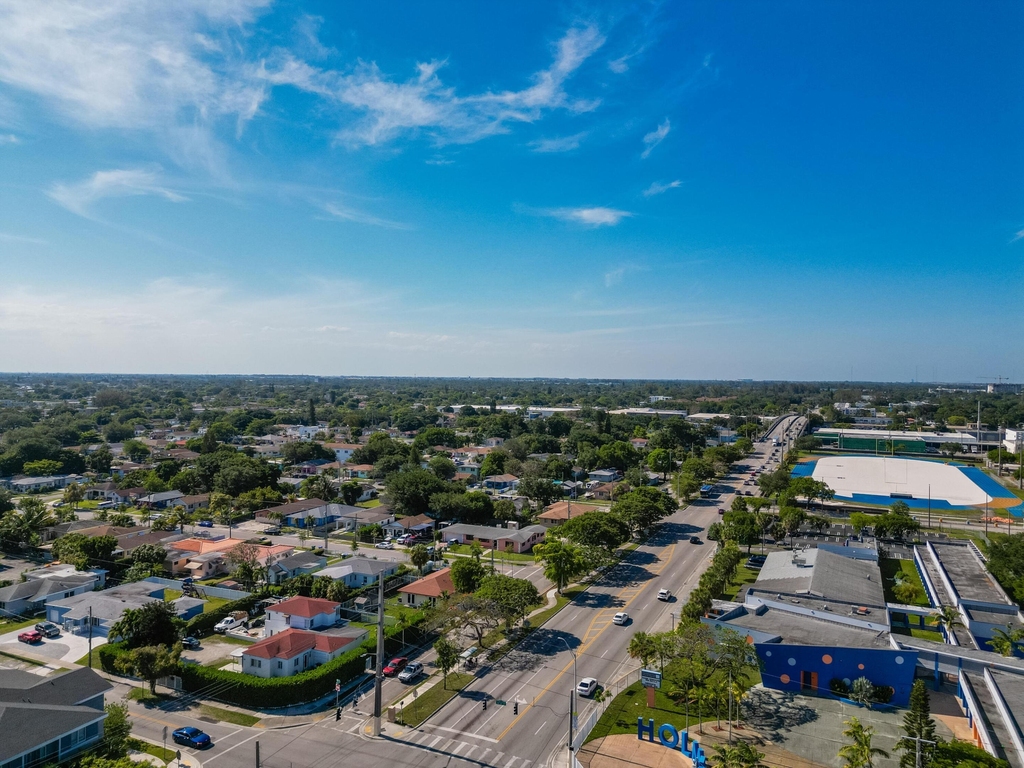 1181 Nw 66th Street - Photo 24