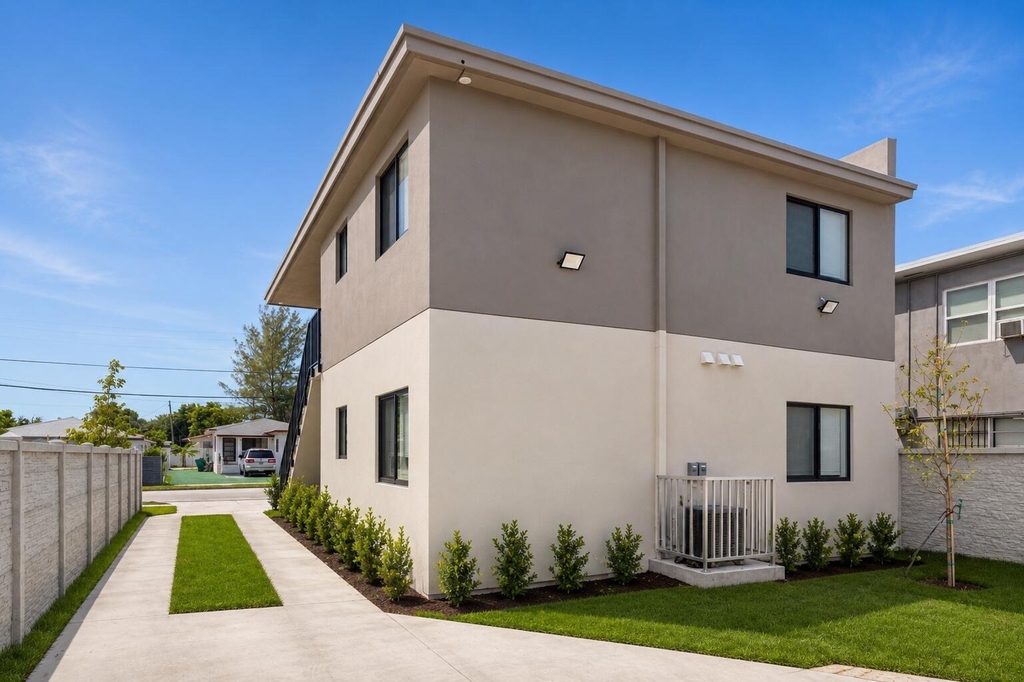 1181 Nw 66th Street - Photo 2
